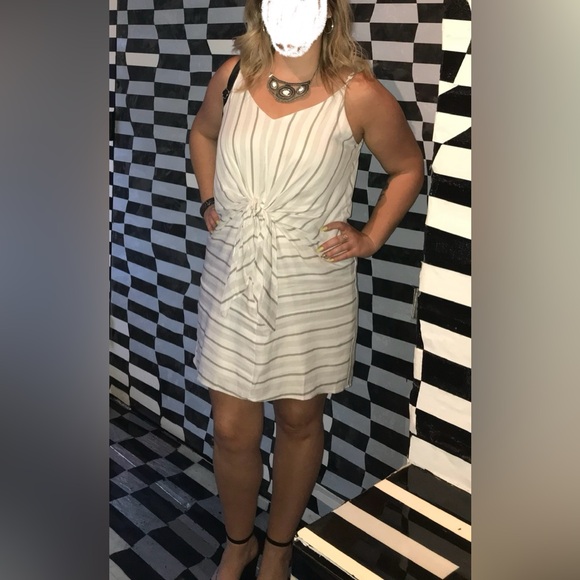 Womens she & sky tie front dress size lg - Picture 6 of 6